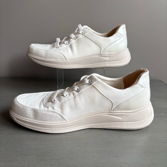 Bzees Time Square White Cream Lightweight Slip On Comfort Sneakers Women 8 NEW - Picture 11 of 14